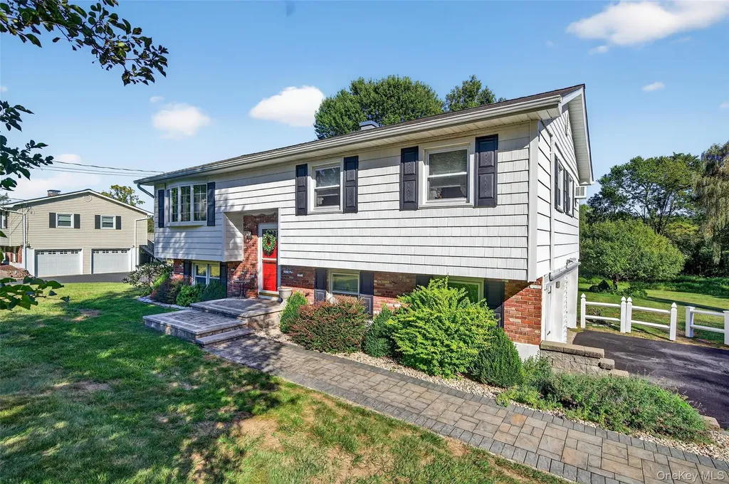 22 Bridle Lane Chester NY 10918