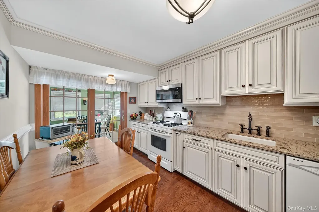 22 Bridle Lane Chester NY 10918