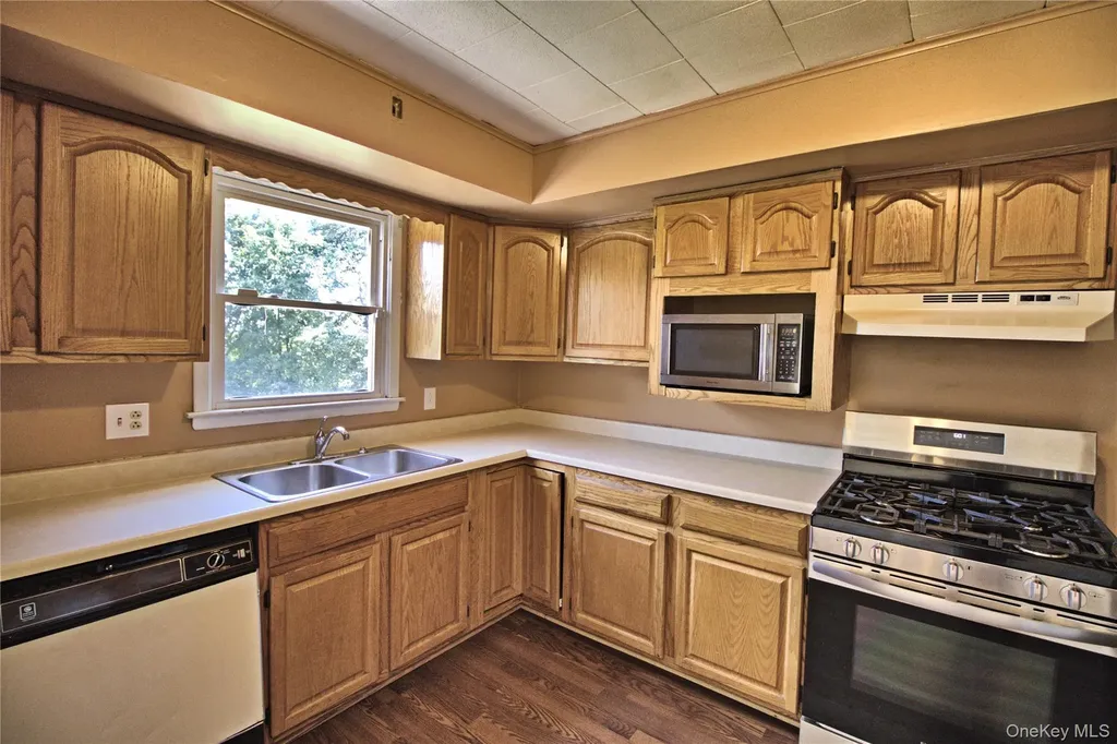4 Salk Drive Highland NY 12528