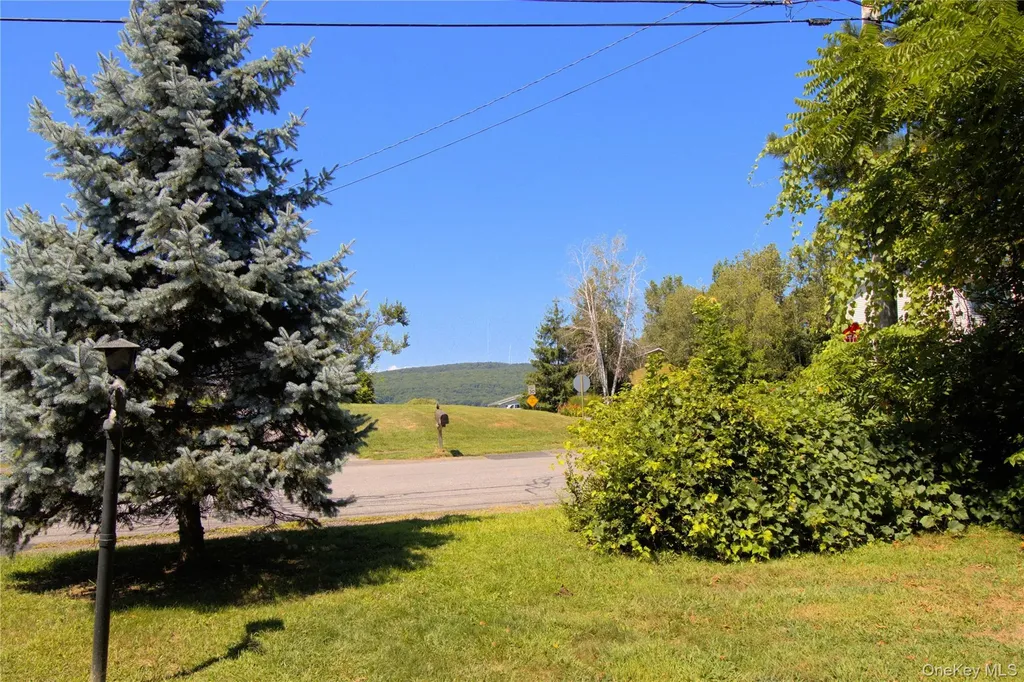 4 Salk Drive Highland NY 12528