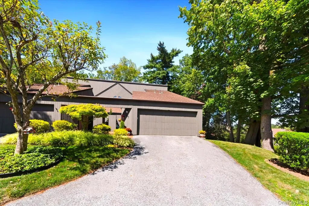 301 Old Cedar Road Hartsdale NY 10530