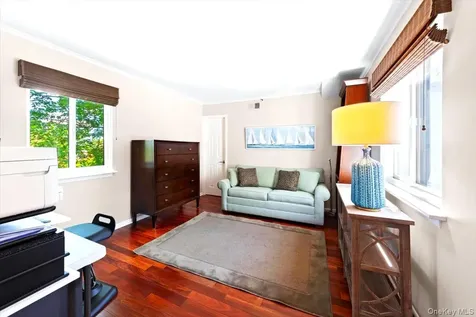 301 Old Cedar Road Hartsdale NY 10530