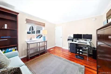 301 Old Cedar Road Hartsdale NY 10530