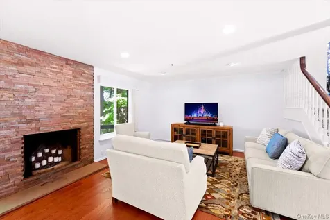 301 Old Cedar Road Hartsdale NY 10530