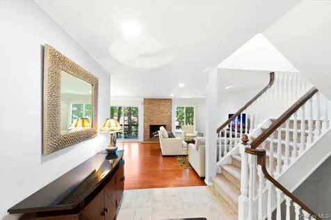 301 Old Cedar Road Hartsdale NY 10530