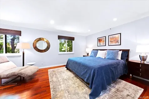 301 Old Cedar Road Hartsdale NY 10530