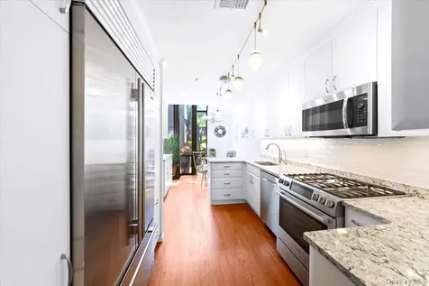 301 Old Cedar Road Hartsdale NY 10530