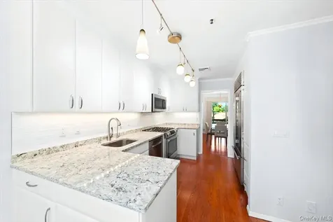 301 Old Cedar Road Hartsdale NY 10530