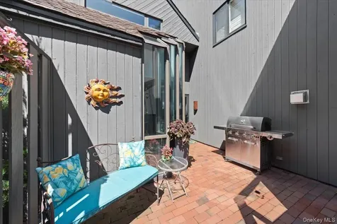301 Old Cedar Road Hartsdale NY 10530