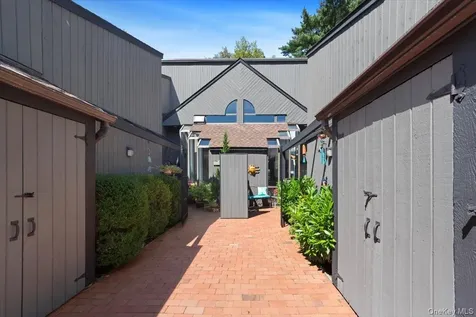 301 Old Cedar Road Hartsdale NY 10530