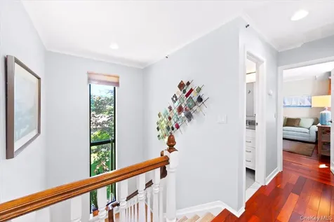 301 Old Cedar Road Hartsdale NY 10530
