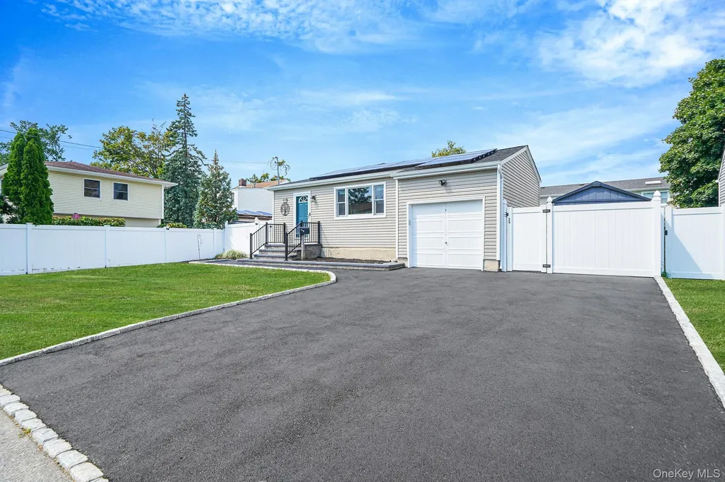 369 Columbus Avenue West Babylon NY 11704