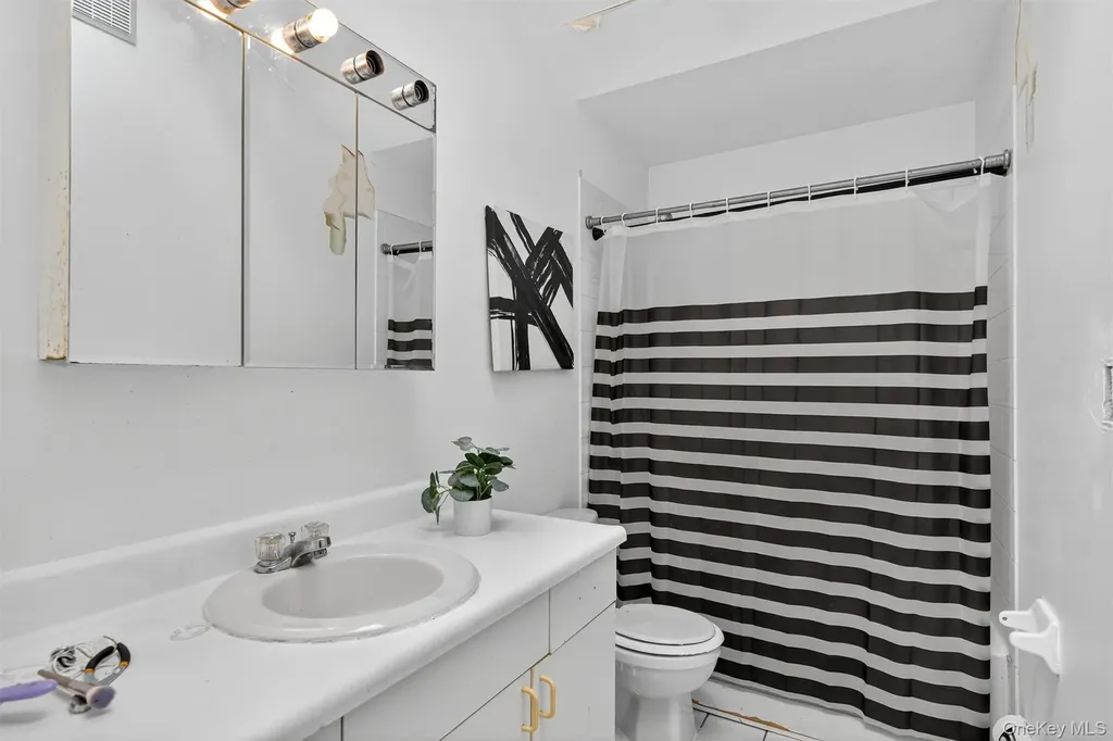 2 Pulver Place Spring Valley NY 10977