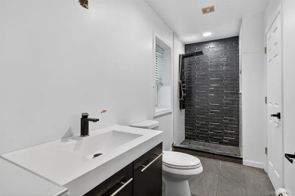 2 Pulver Place Spring Valley NY 10977