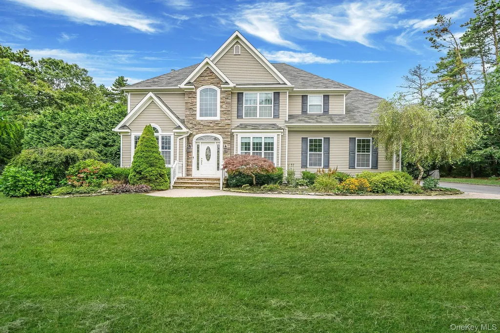 6 Nick Court Yaphank NY 11980