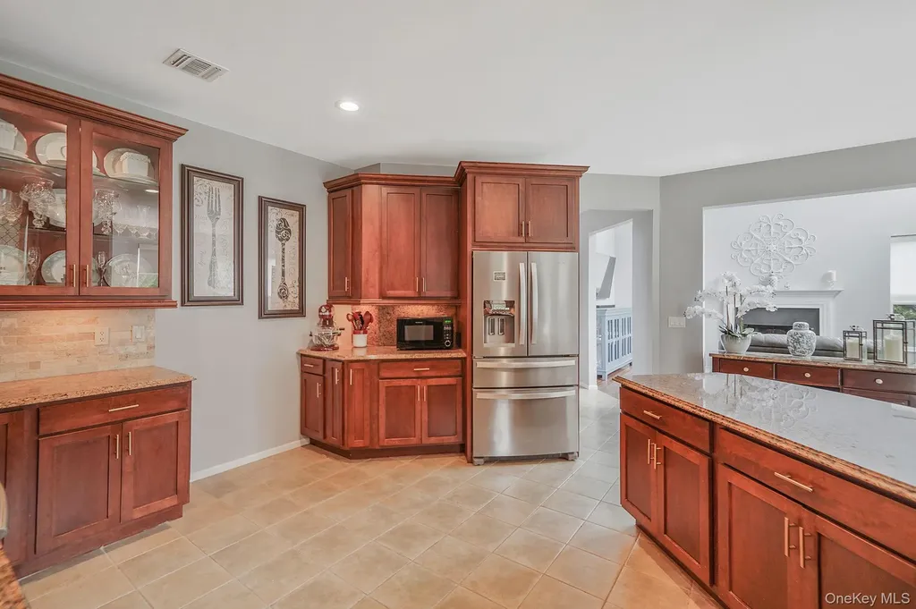 6 Nick Court Yaphank NY 11980