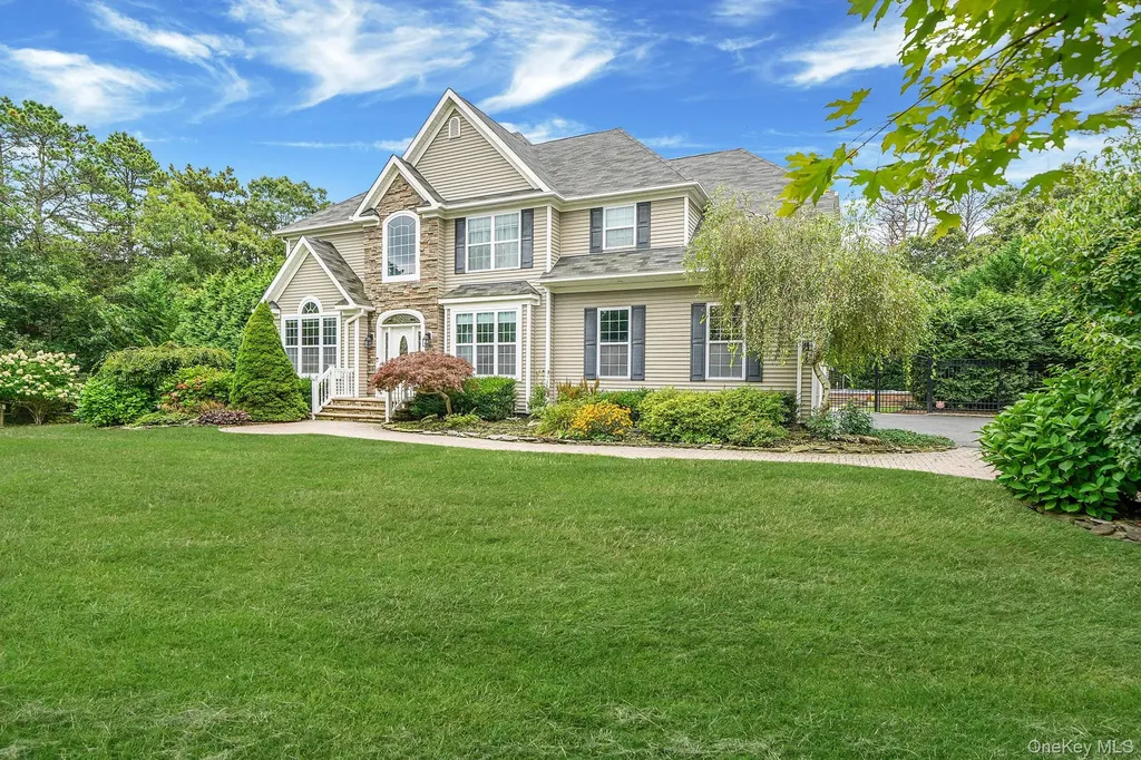 6 Nick Court Yaphank NY 11980