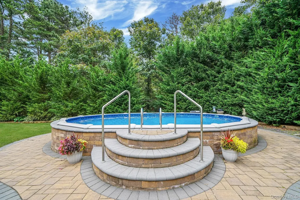 6 Nick Court Yaphank NY 11980