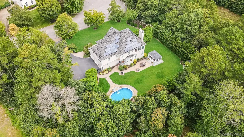 6 Nick Court Yaphank NY 11980