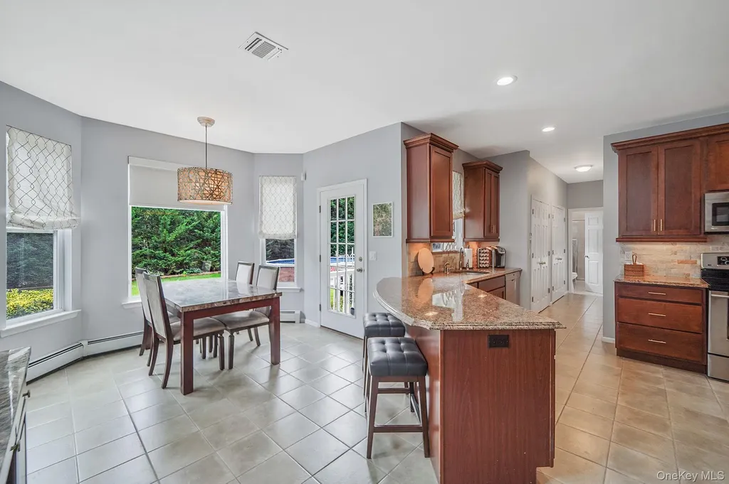 6 Nick Court Yaphank NY 11980