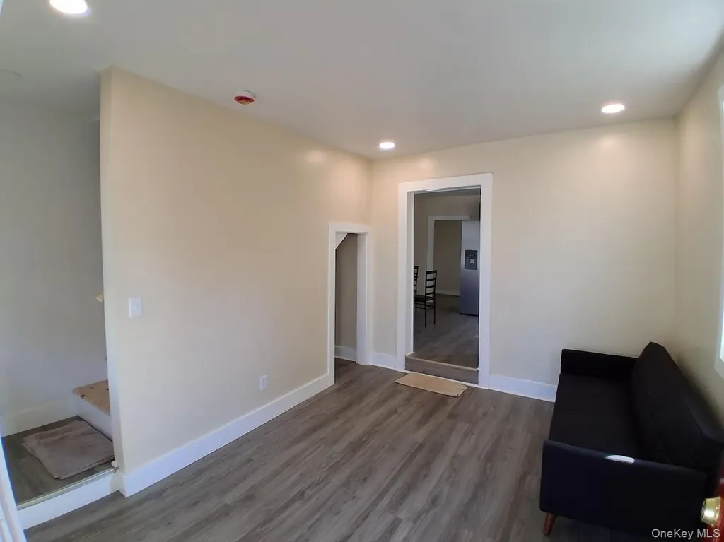 12 Tobacco Lane Red Hook NY 12571