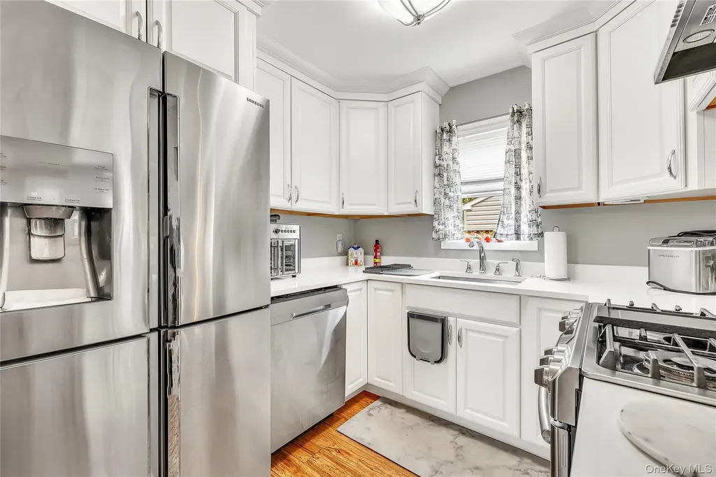 44 Lexington Avenue Patchogue NY 11772