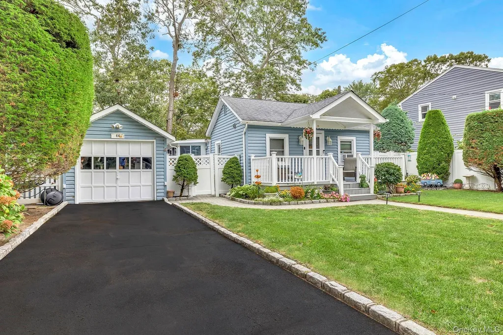 44 Lexington Avenue Patchogue NY 11772