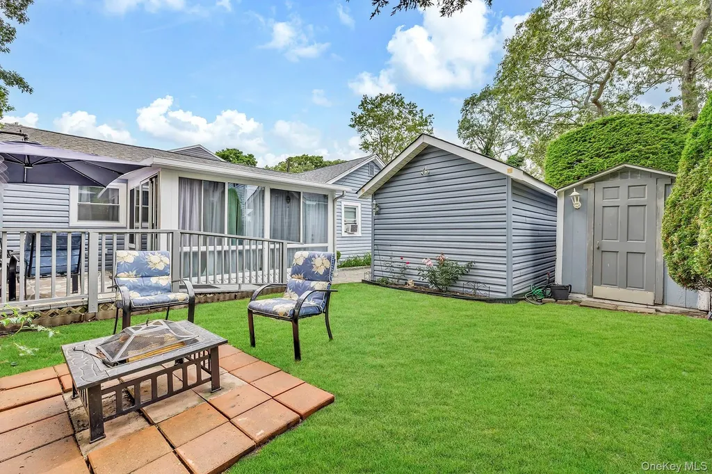 44 Lexington Avenue Patchogue NY 11772