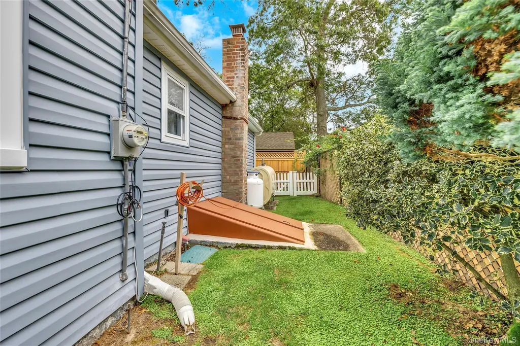 44 Lexington Avenue Patchogue NY 11772