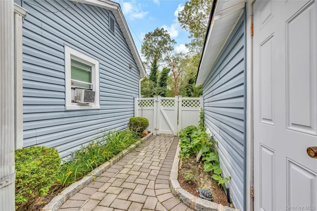 44 Lexington Avenue Patchogue NY 11772