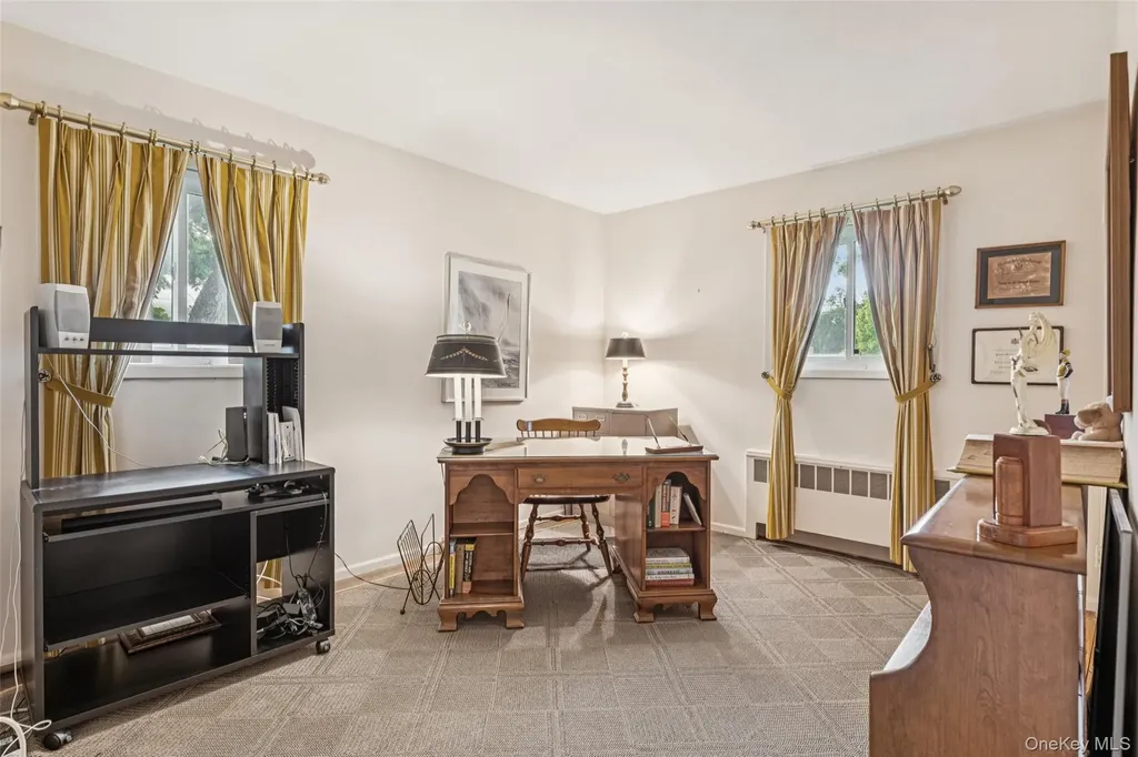 75 Mimosa Drive Roslyn NY 11576
