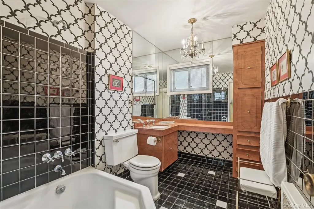 75 Mimosa Drive Roslyn NY 11576