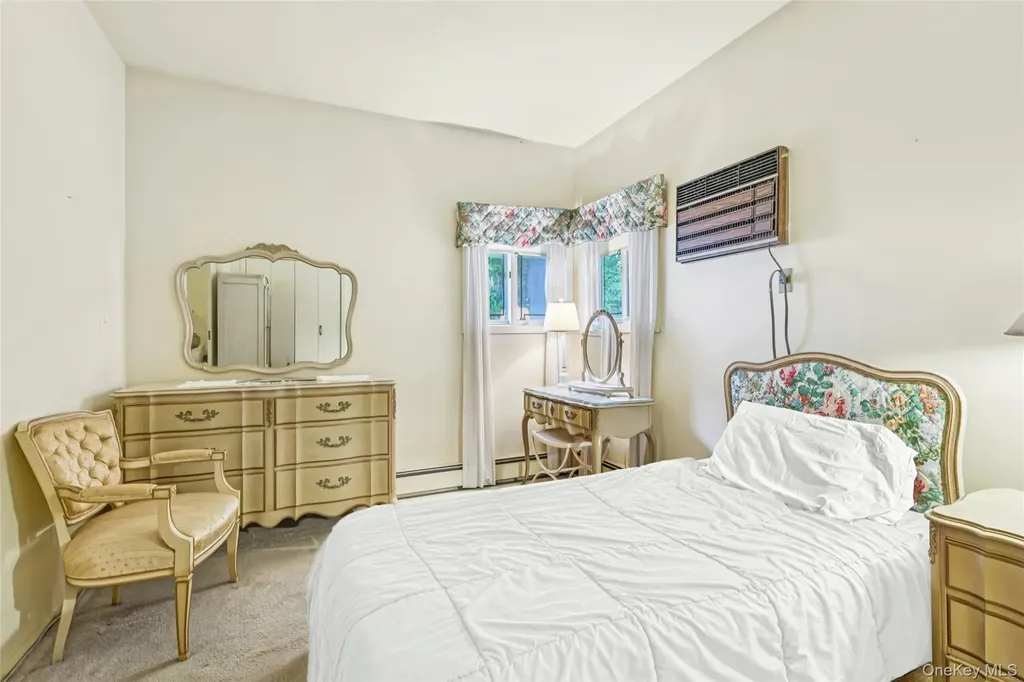 75 Mimosa Drive Roslyn NY 11576