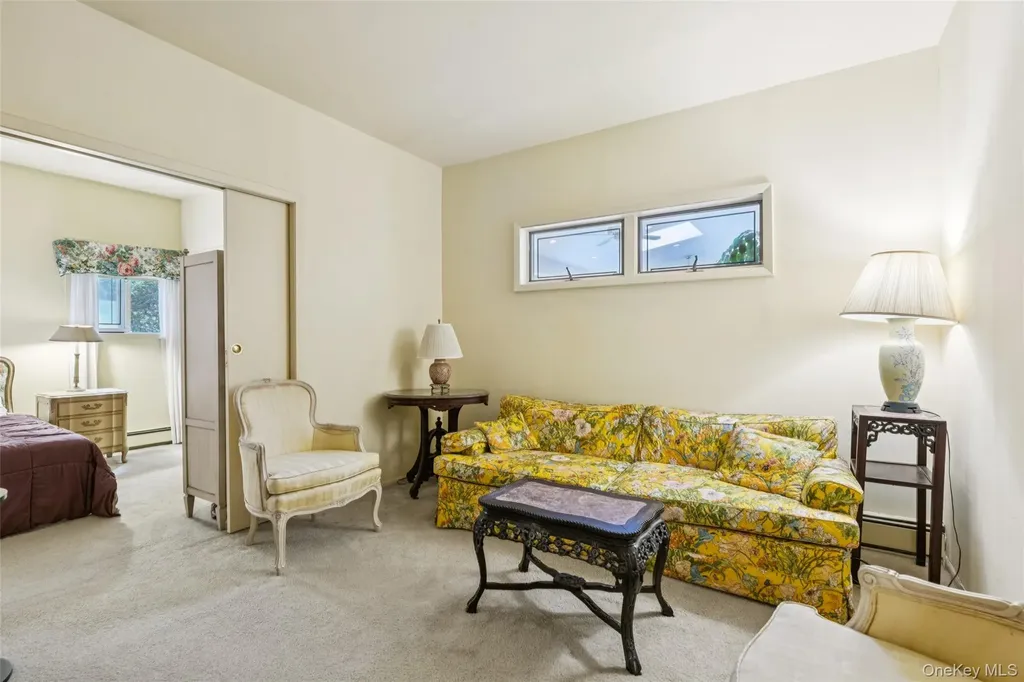 75 Mimosa Drive Roslyn NY 11576