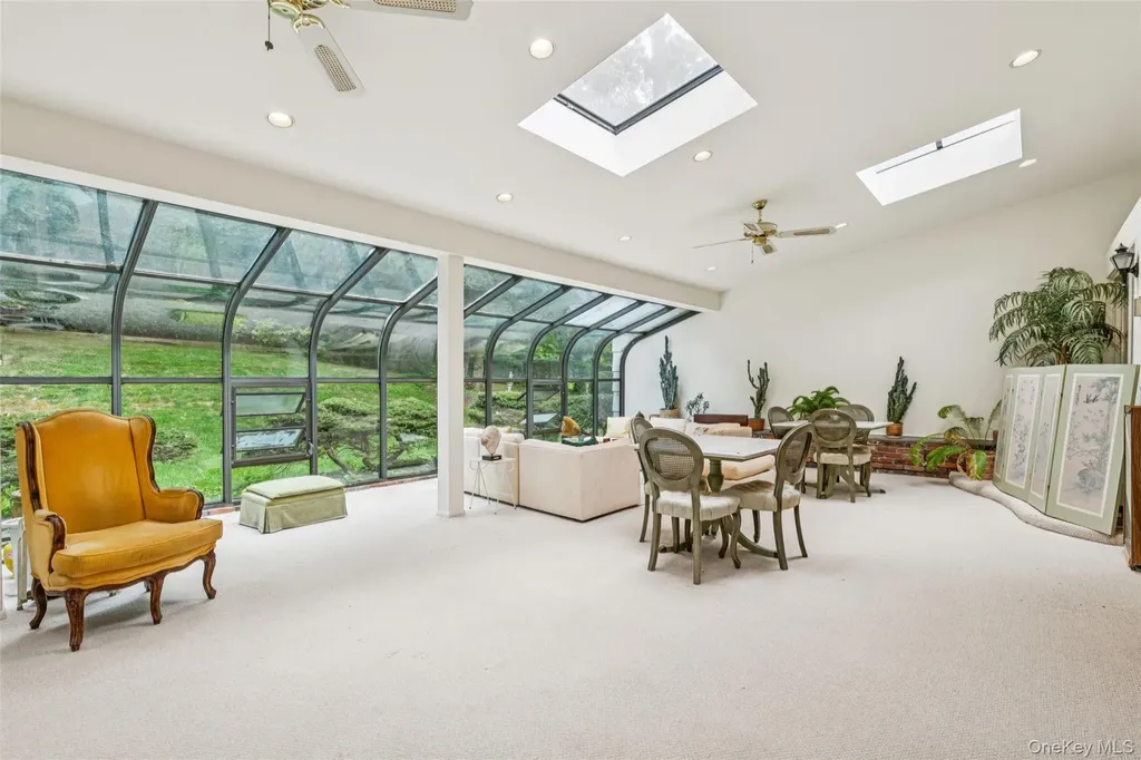 75 Mimosa Drive Roslyn NY 11576