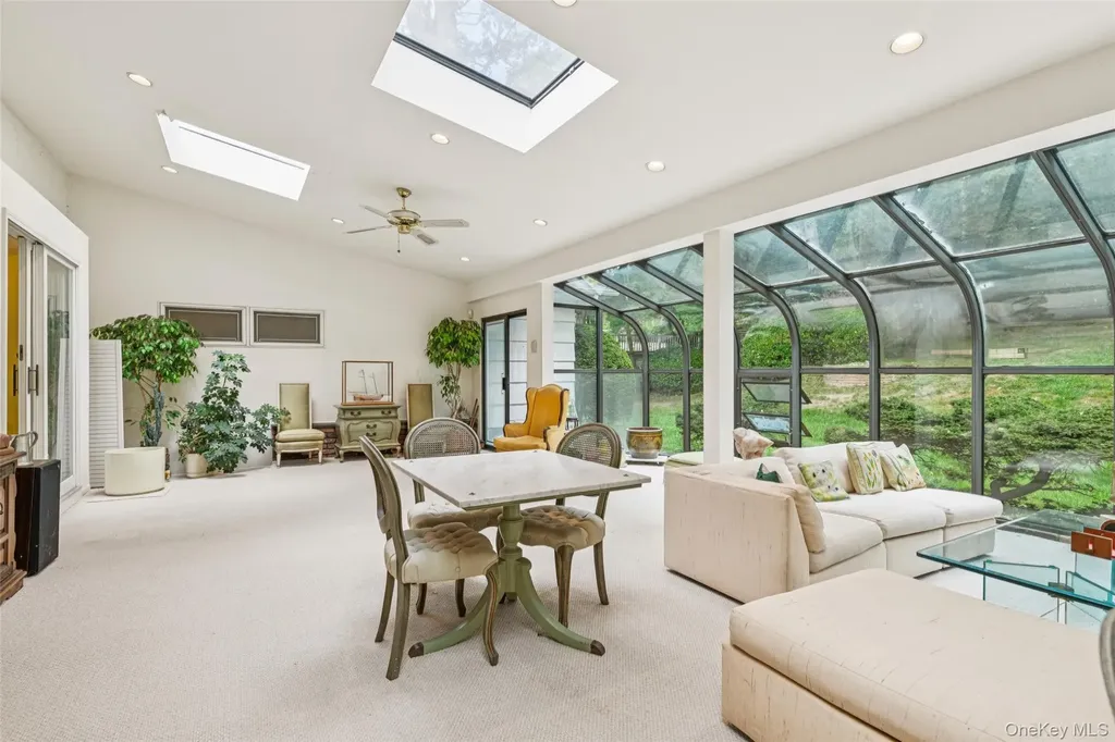 75 Mimosa Drive Roslyn NY 11576