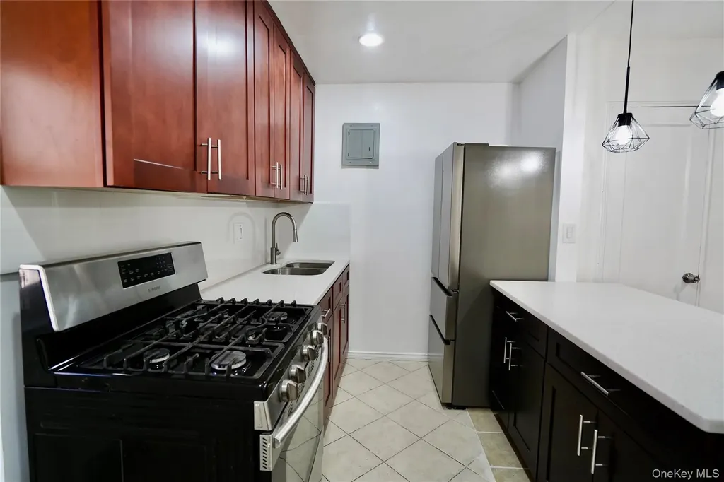 102-55 67th Road Forest Hills NY 11375