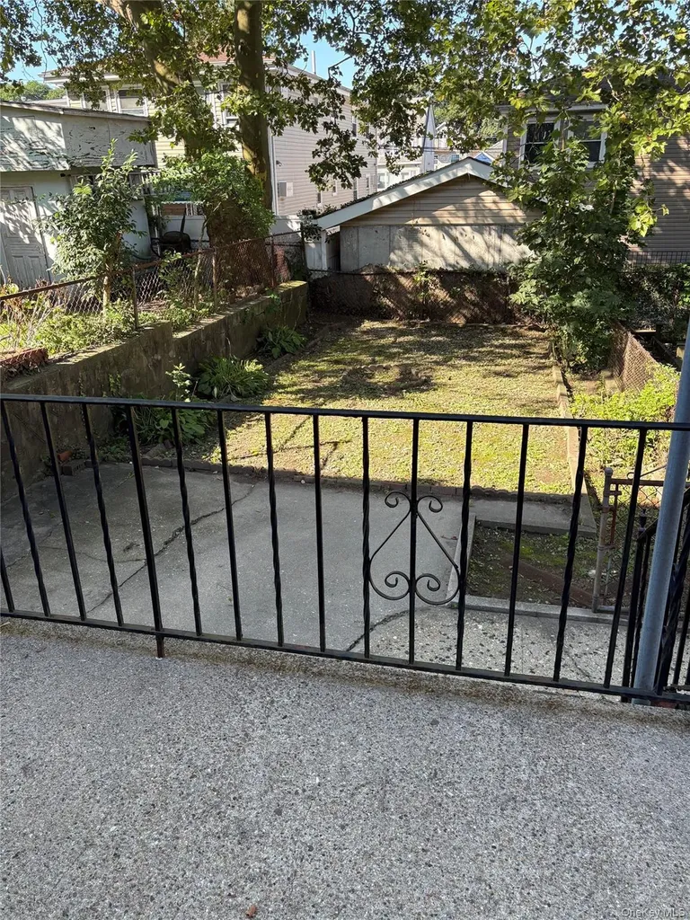 3549 Ropes Avenue Bronx NY 10475