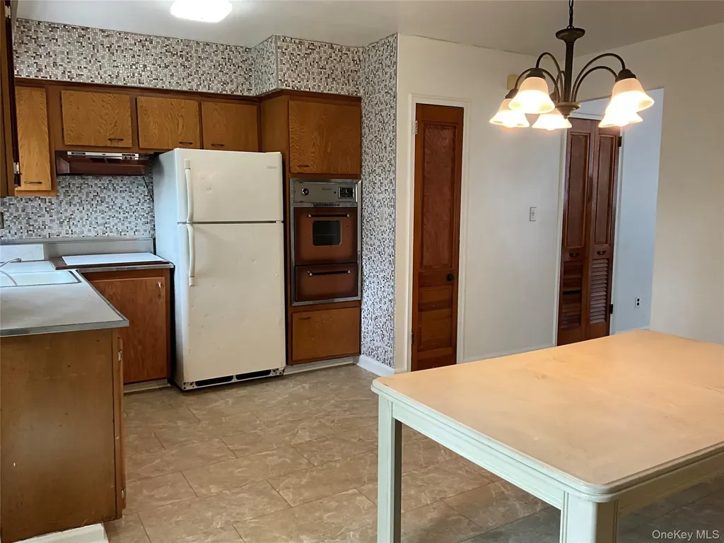3549 Ropes Avenue Bronx NY 10475