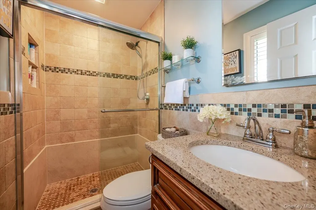 10 Pashen Place Dix Hills NY 11746