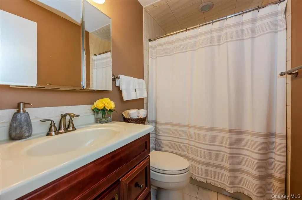 10 Pashen Place Dix Hills NY 11746