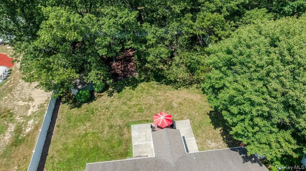 10 Pashen Place Dix Hills NY 11746