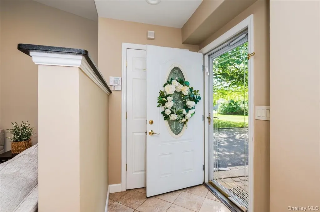 10 Pashen Place Dix Hills NY 11746