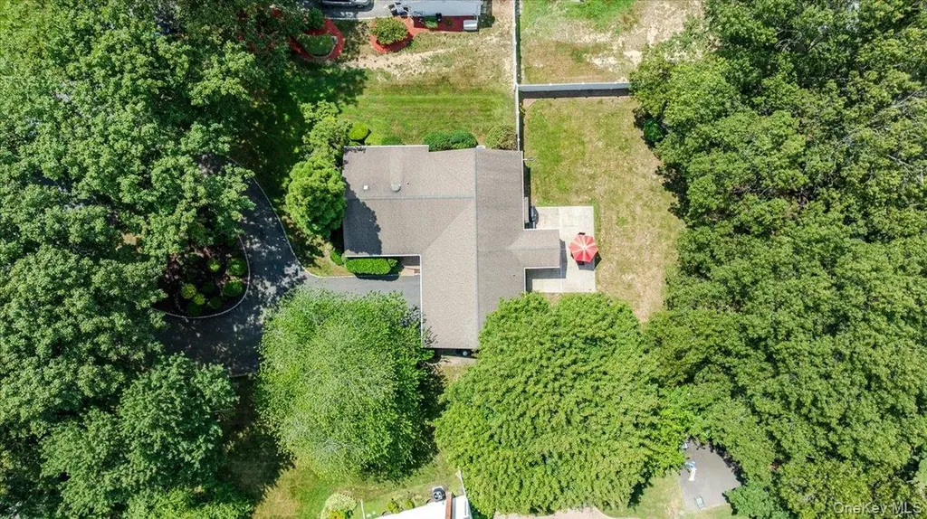 10 Pashen Place Dix Hills NY 11746