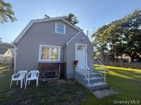 184 Caleb's Path Brentwood NY 11717