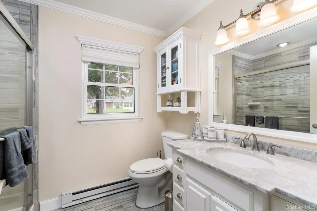 222 Blackpool Court Ridge NY 11961
