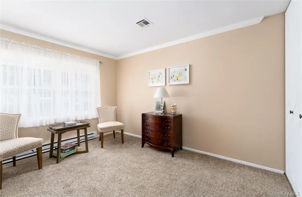 222 Blackpool Court Ridge NY 11961