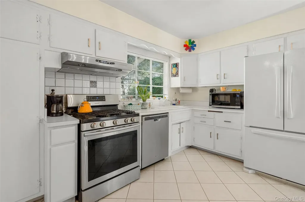 28 Durham Road White Plains NY 10605