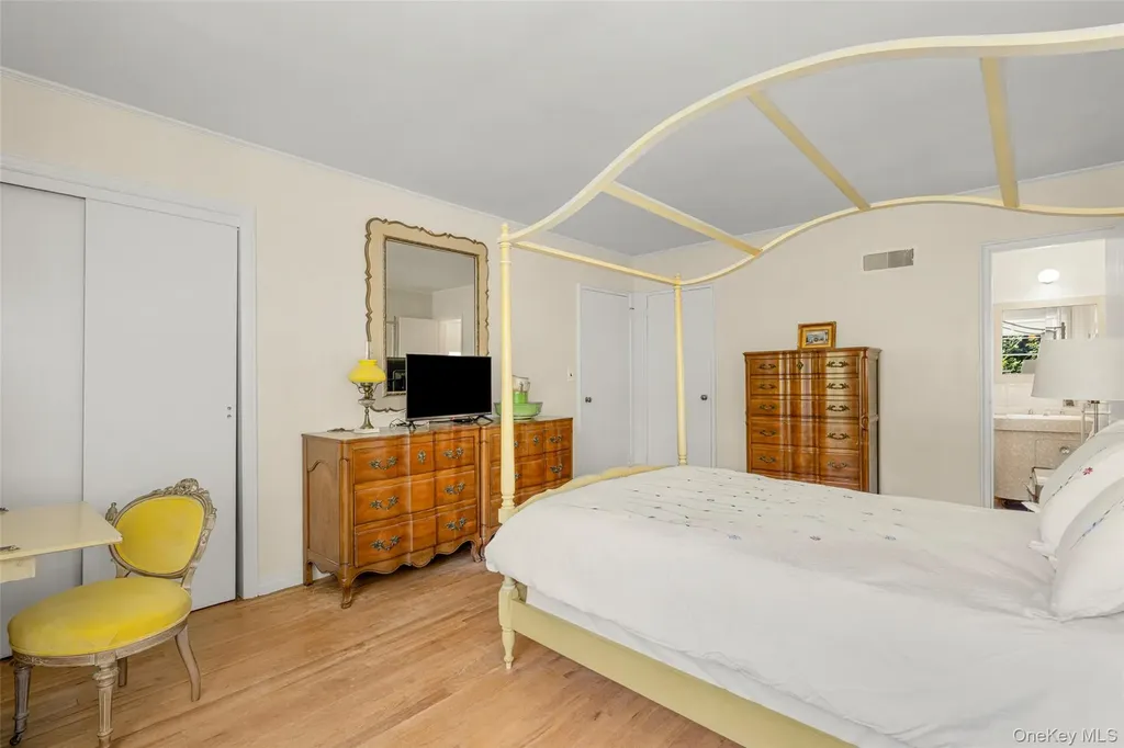 28 Durham Road White Plains NY 10605