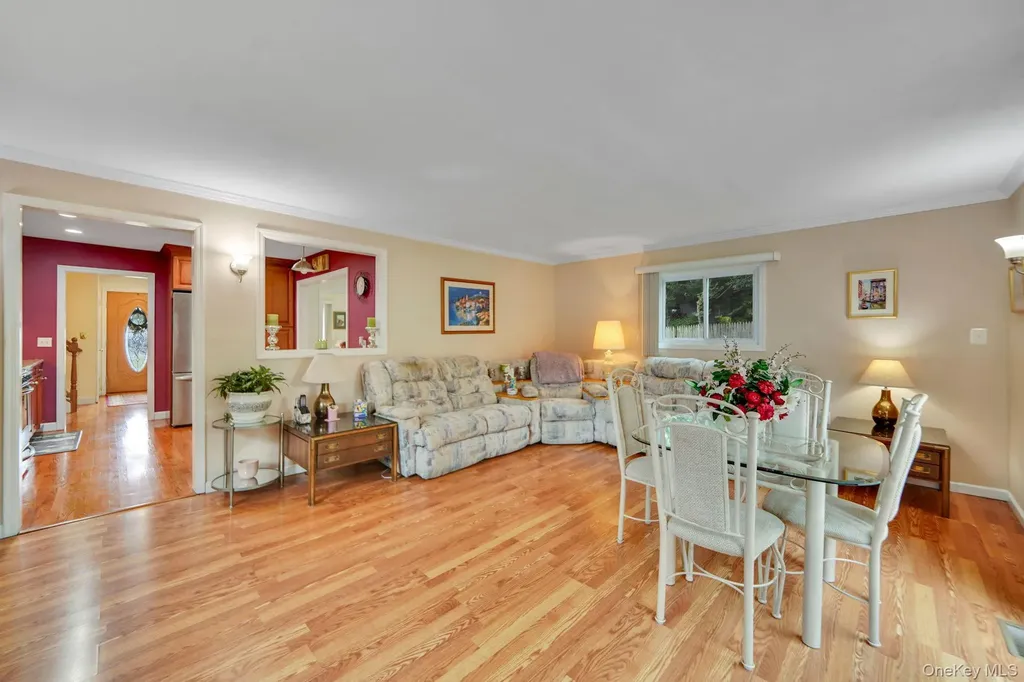 41 Wiltshire Drive Commack NY 11725